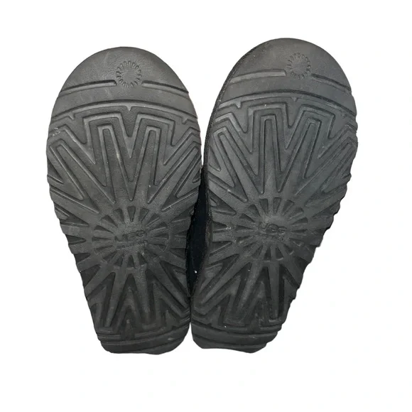 Ugg Sweater Booties with Buckle Size 5 - Picture 6 of 6